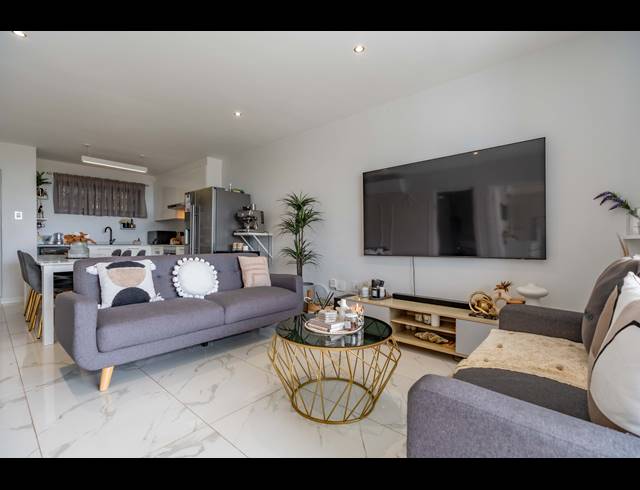 2 BEDROOM APARTMENT FOR SALE IN WINDERMERE